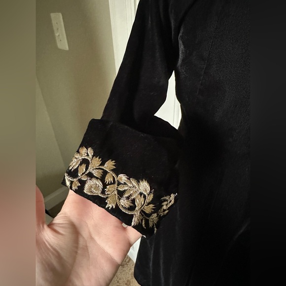 Pakistani clothes- Velvet outfit - Picture 4 of 14